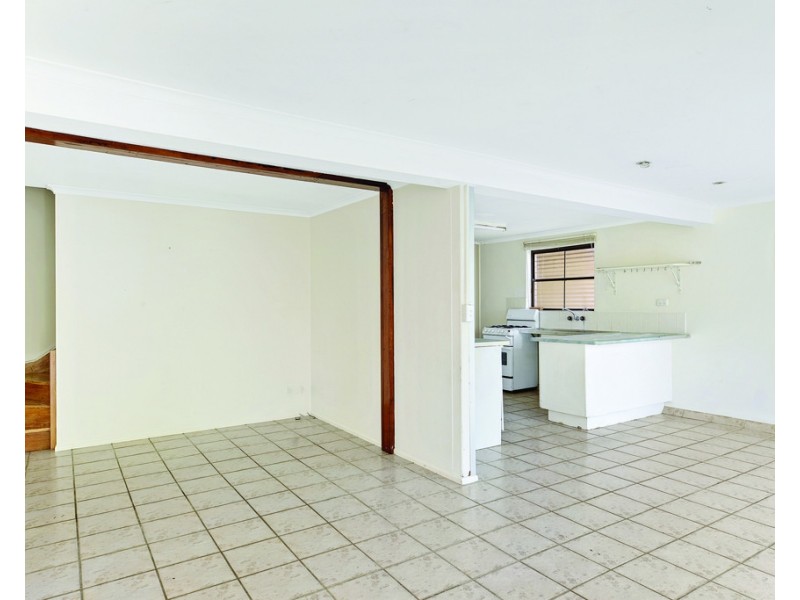 11 Poinciana Ave, Tewantin QLD 4565
