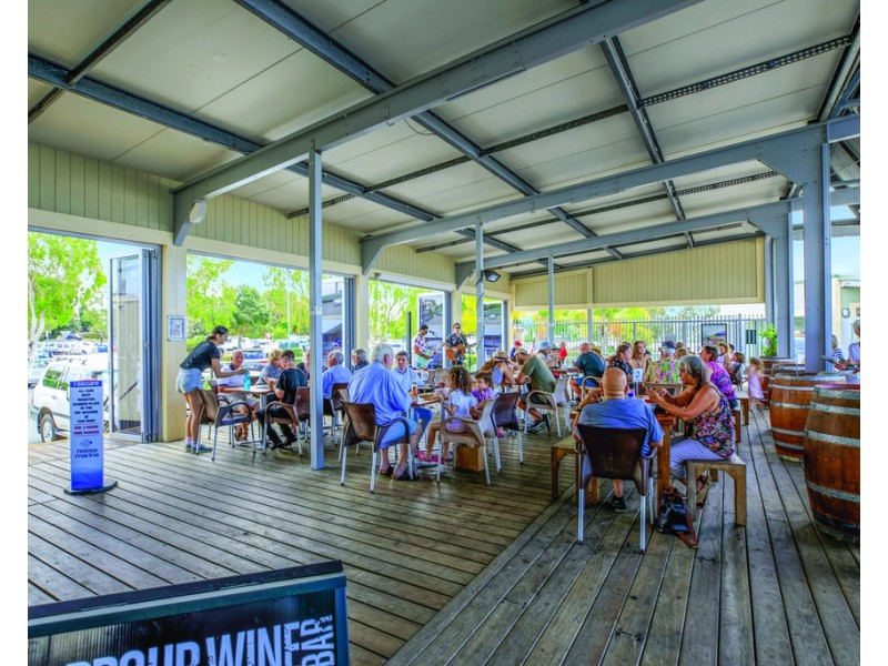 11 Poinciana Ave, Tewantin QLD 4565
