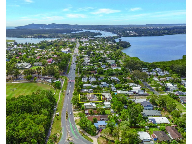 11 Poinciana Ave, Tewantin QLD 4565