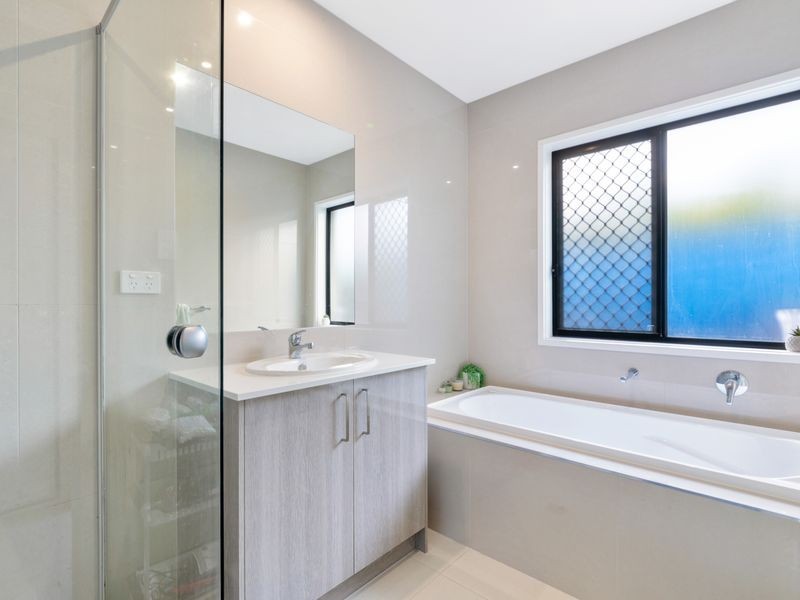 1 Radiata Place, Peregian Springs QLD 4573