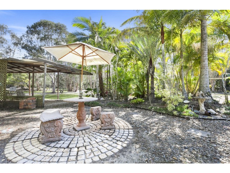 33 Illawarra Drive, Cooroibah QLD 4565