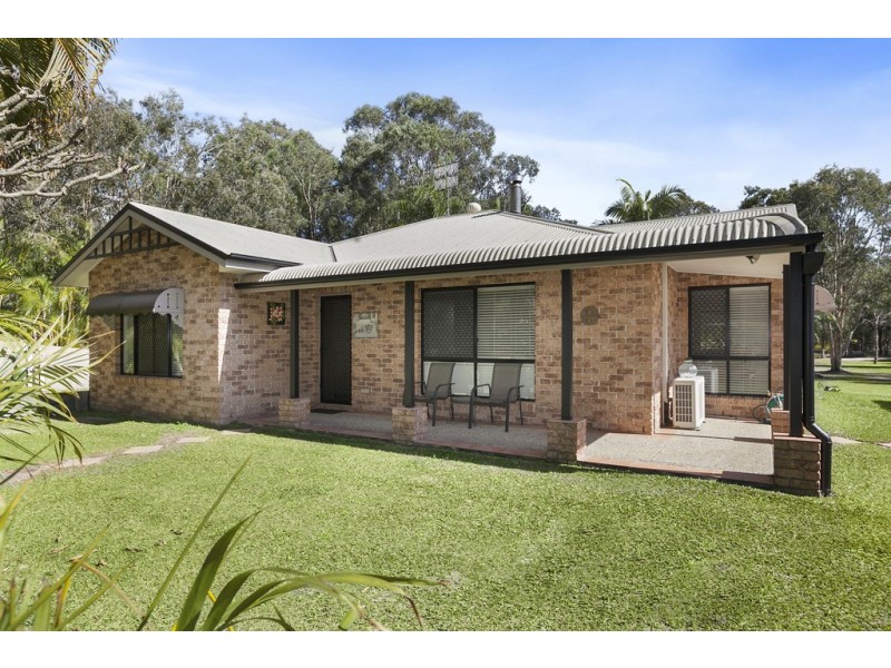 33 Illawarra Drive, Cooroibah QLD 4565