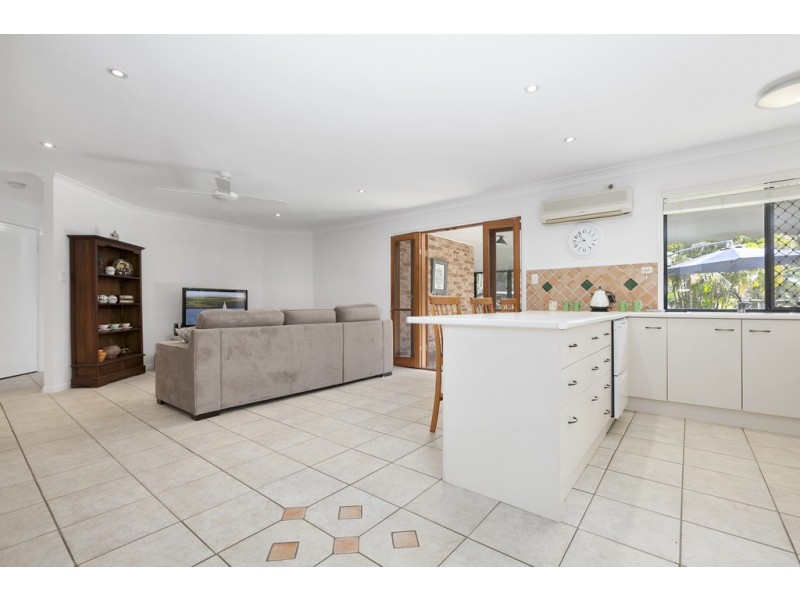 33 Illawarra Drive, Cooroibah QLD 4565