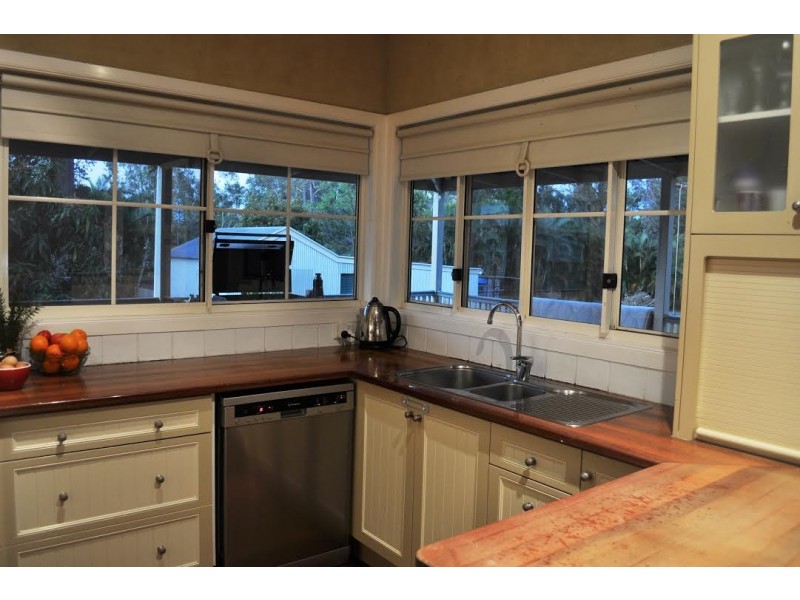 15 Glenridge Dr, Cooroibah QLD 4565