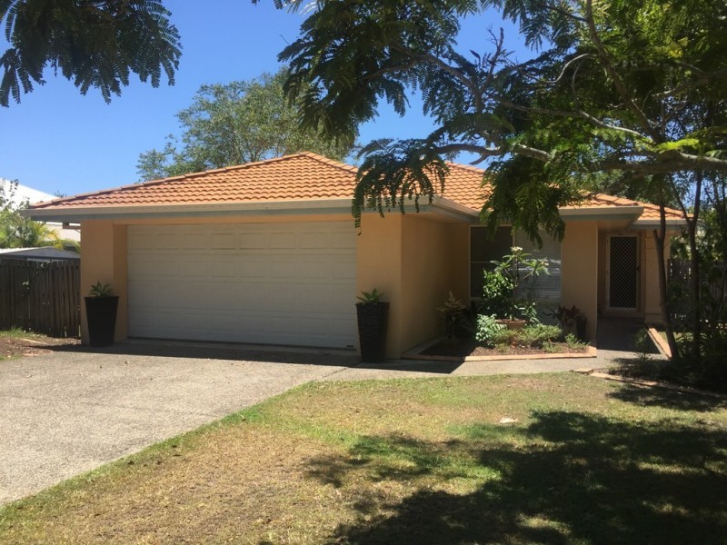 6 Honeyeater Ave, Noosaville QLD 4566