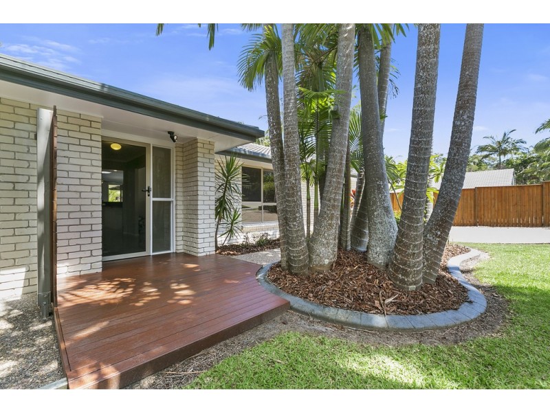 12 Lake Entrance Boulevard, Noosaville QLD 4566
