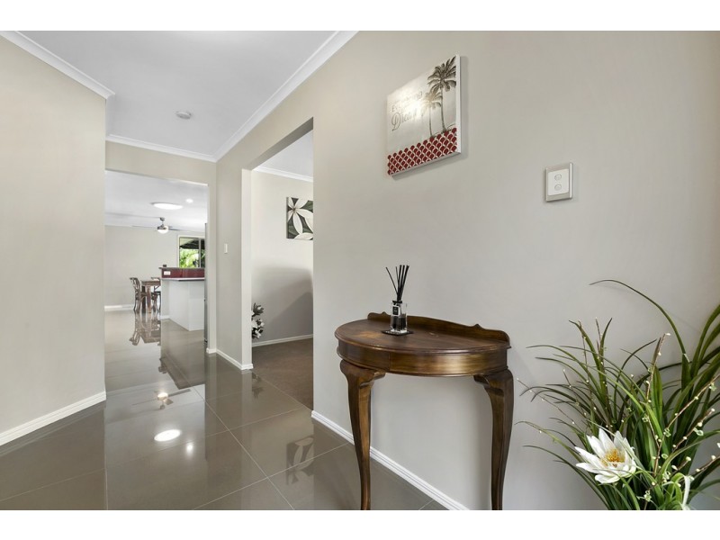 12 Lake Entrance Boulevard, Noosaville QLD 4566