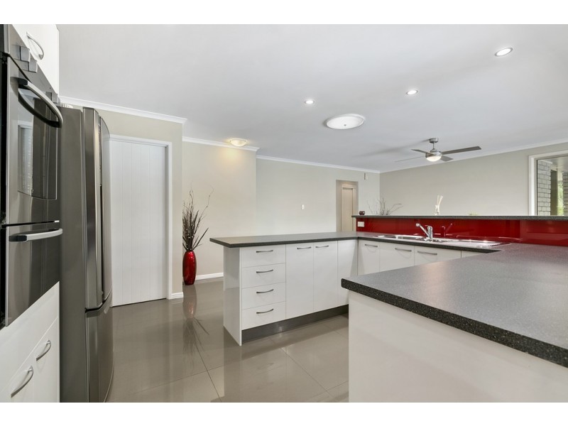 12 Lake Entrance Boulevard, Noosaville QLD 4566