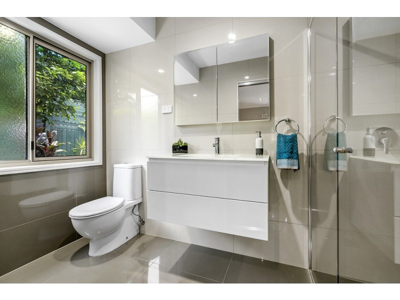 12 Lake Entrance Boulevard, Noosaville QLD 4566