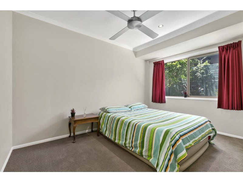 12 Lake Entrance Boulevard, Noosaville QLD 4566
