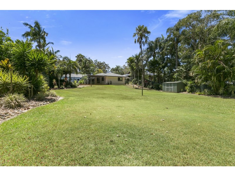 12 Lake Entrance Boulevard, Noosaville QLD 4566