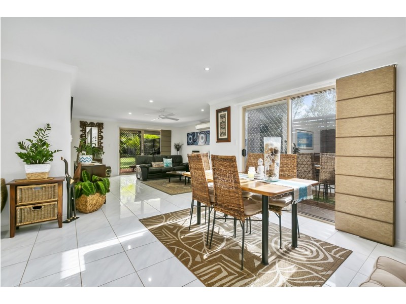 2 Bushlands Drive, Noosaville QLD 4566