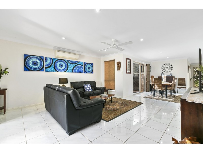 2 Bushlands Drive, Noosaville QLD 4566