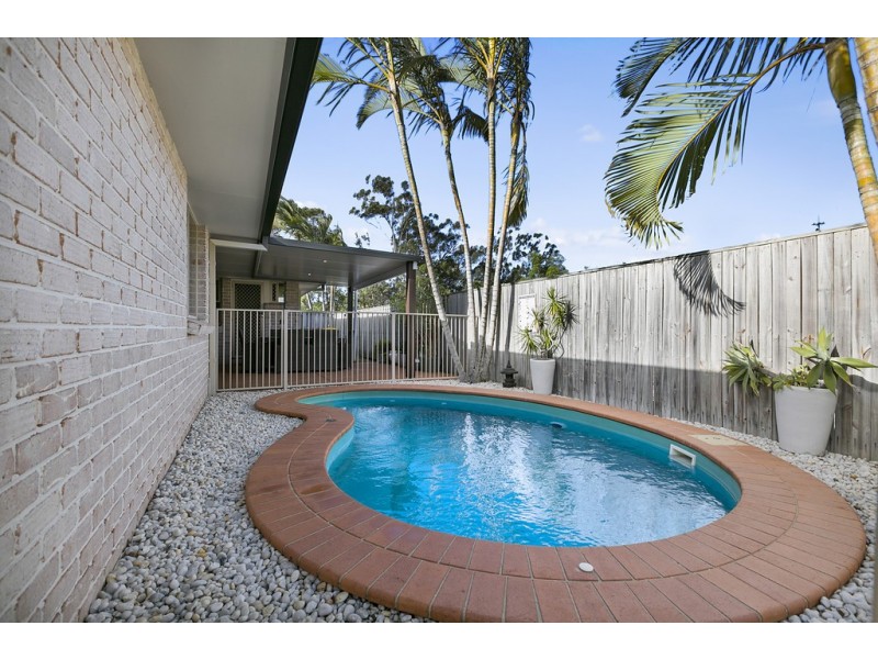 2 Bushlands Drive, Noosaville QLD 4566