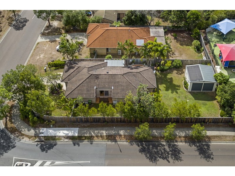 2 Bushlands Drive, Noosaville QLD 4566