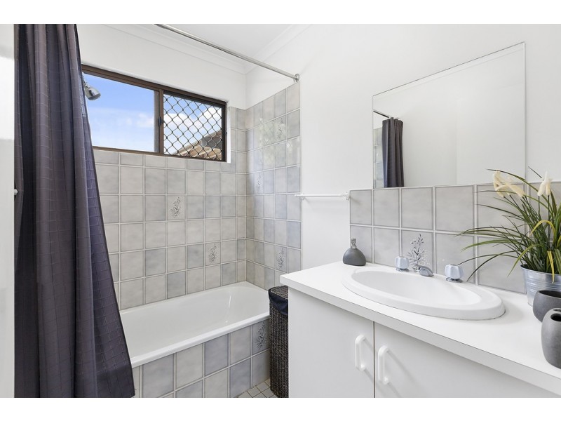 30 Pines Avenue, Cooroibah QLD 4565