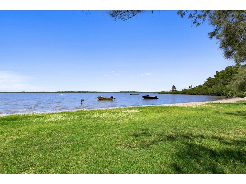 1 Lakeway Drive, Cooroibah QLD 4565