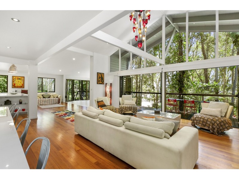 1 Lakeway Drive, Cooroibah QLD 4565
