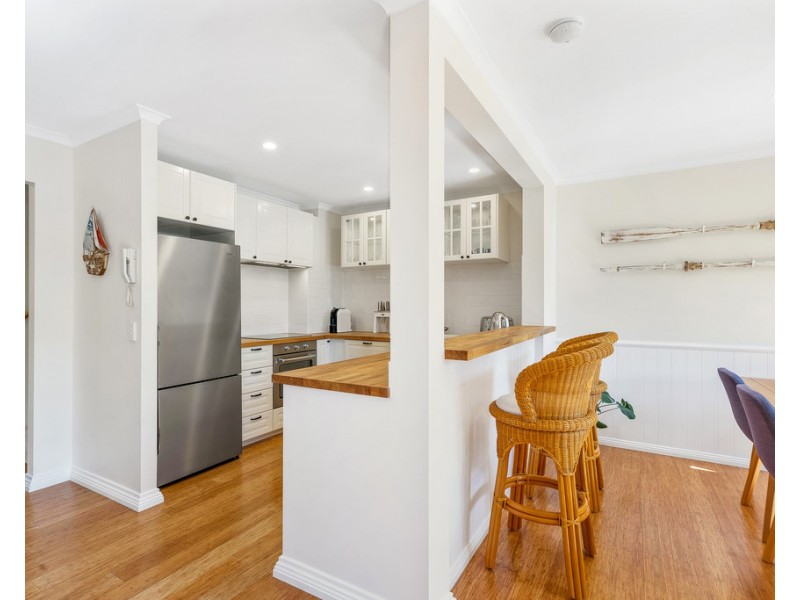 4/9 Beacon Court, Sunrise Beach QLD 4567