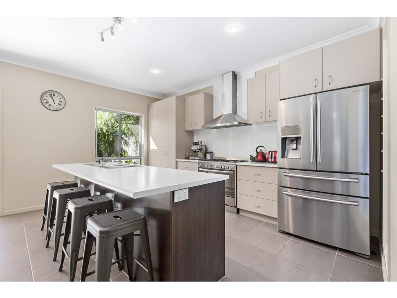 27 Sunset Way, Cooroibah QLD 4565