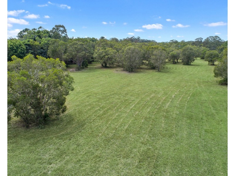 15 Jirrima Crescent, Cooroibah QLD 4565