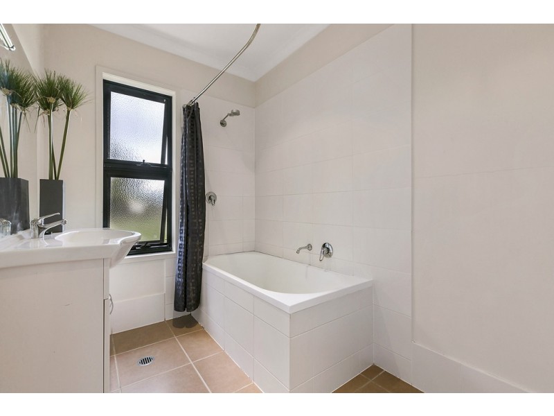 5a Lake Cooroibah Road, Cooroibah QLD 4565