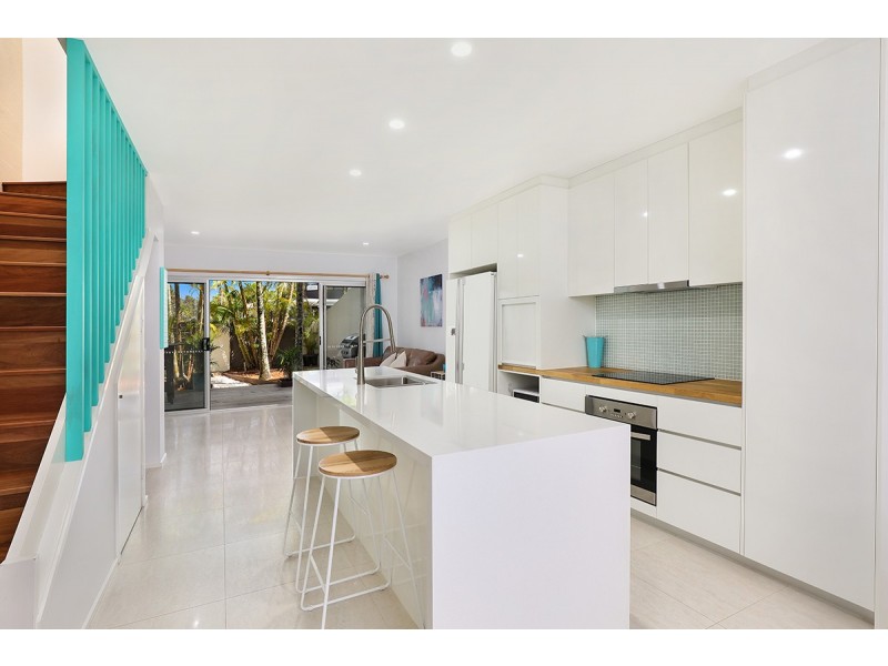 2/83 Noosa Parade, Noosa Heads QLD 4567