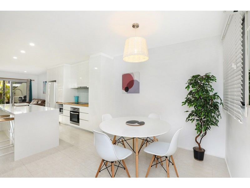2/83 Noosa Parade, Noosa Heads QLD 4567