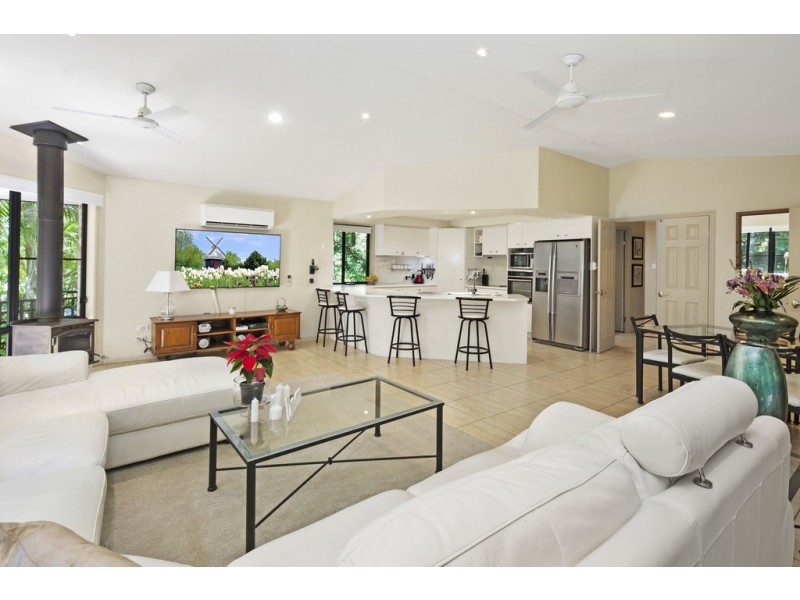 1 Greentree Place, Doonan QLD 4562