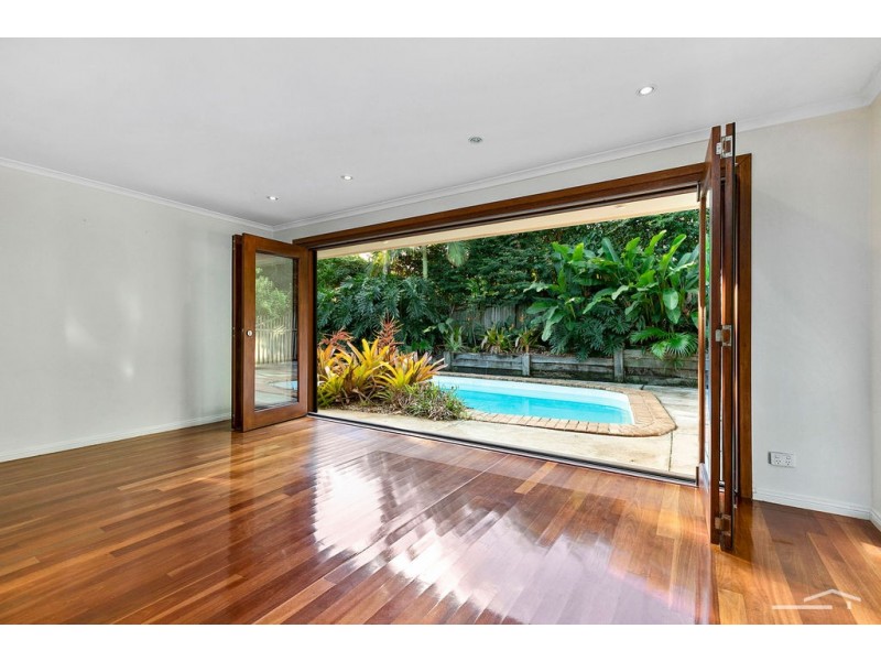 19 Lake Entrance Boulevard, Noosaville QLD 4566