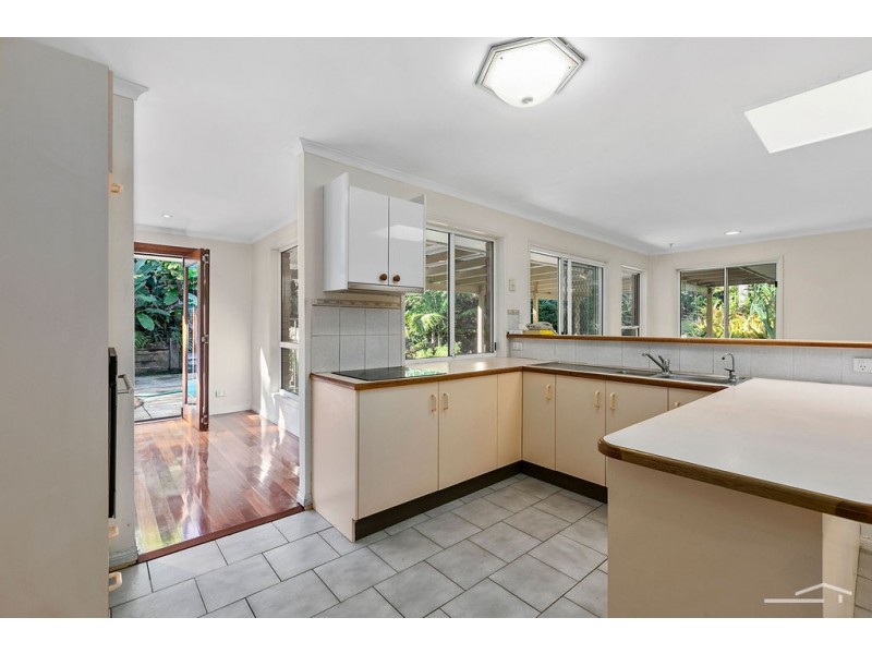 19 Lake Entrance Boulevard, Noosaville QLD 4566