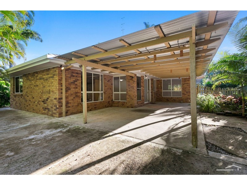 19 Lake Entrance Boulevard, Noosaville QLD 4566