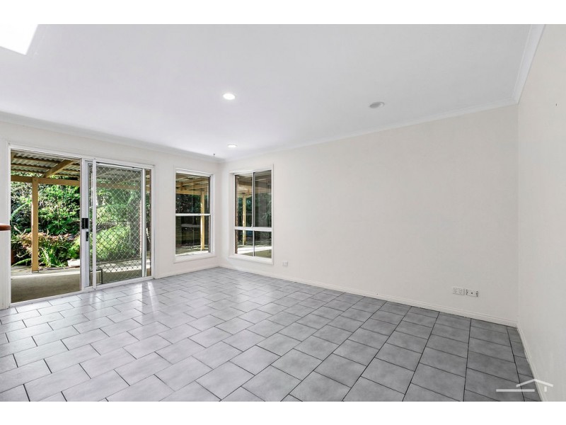 19 Lake Entrance Boulevard, Noosaville QLD 4566