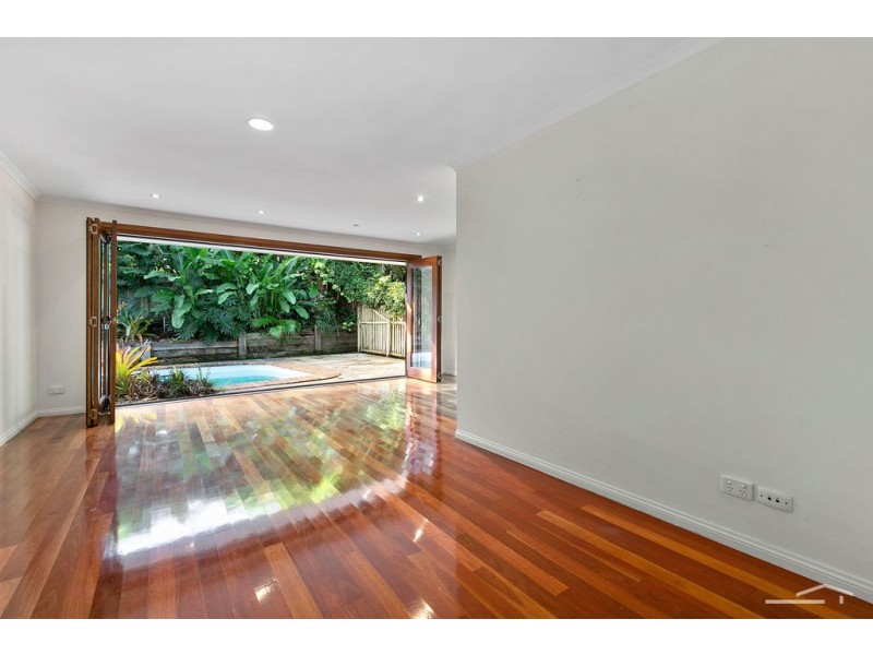 19 Lake Entrance Boulevard, Noosaville QLD 4566