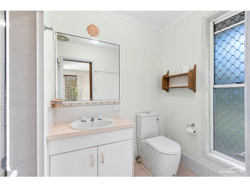 19 Lake Entrance Boulevard, Noosaville QLD 4566