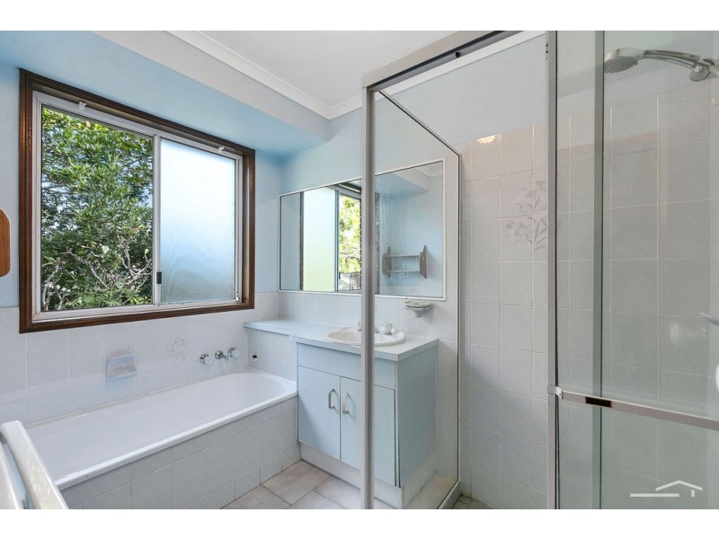 19 Lake Entrance Boulevard, Noosaville QLD 4566