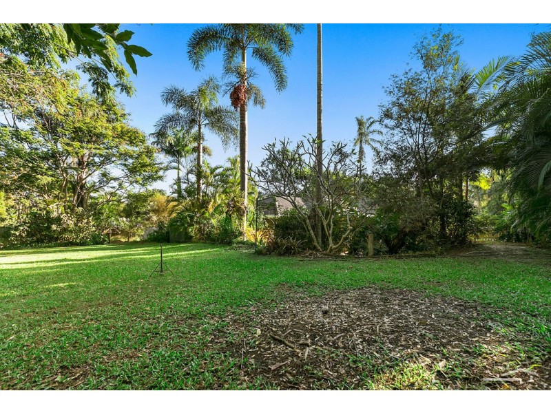 19 Lake Entrance Boulevard, Noosaville QLD 4566