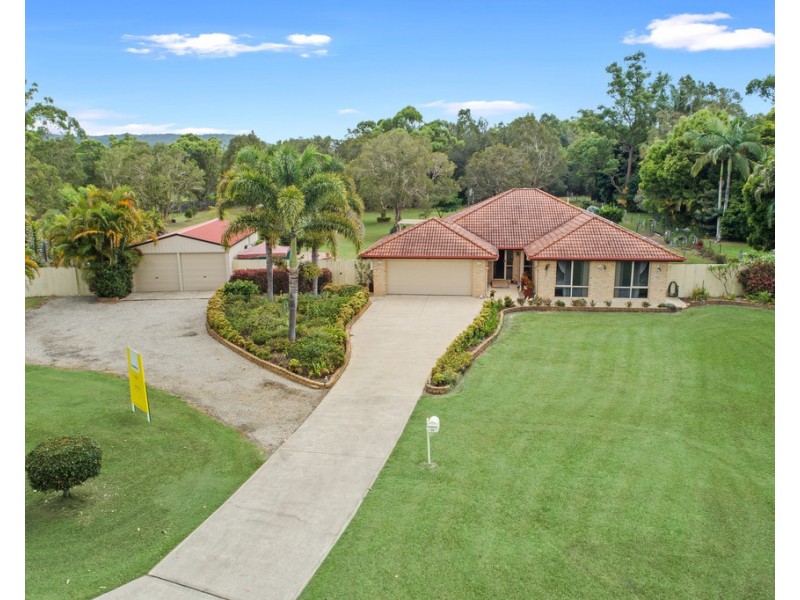 17 Edington Drive, Cooroibah QLD 4565