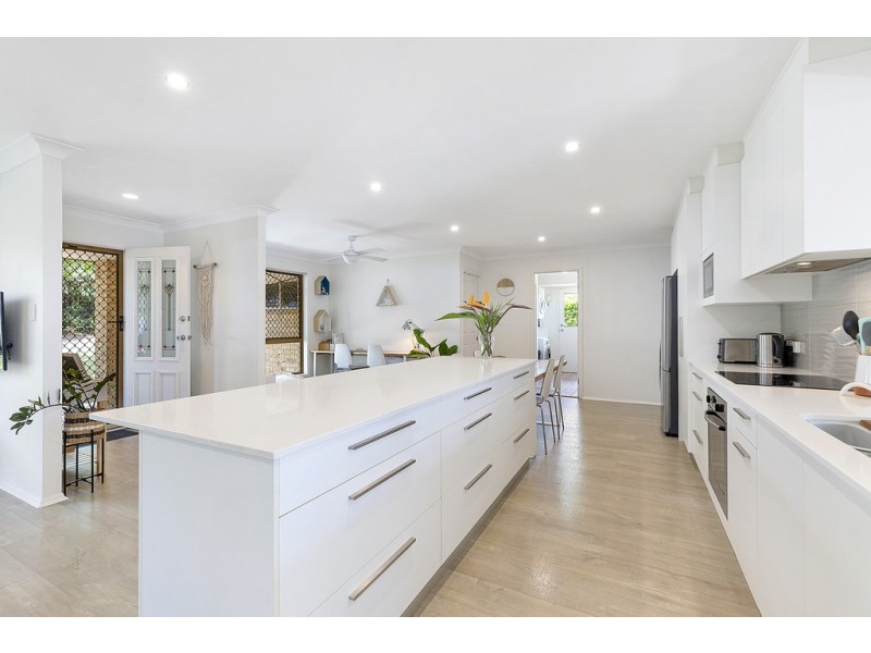 5 Ferntree Court, Noosaville QLD 4566