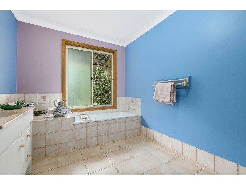 237 Forest Acres Drive, Lake Macdonald QLD 4563