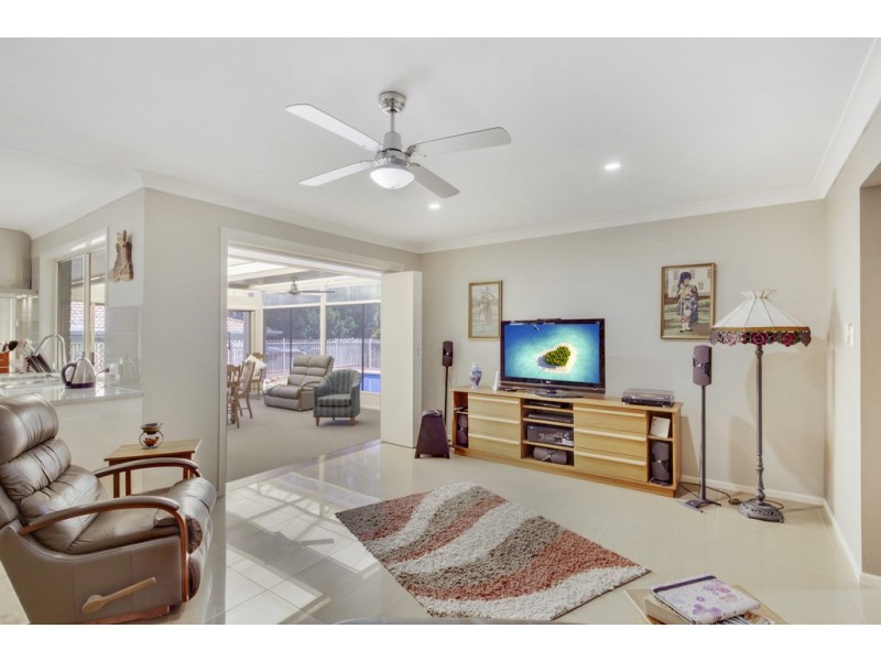 2 Tulipwood Street, Noosaville QLD 4566