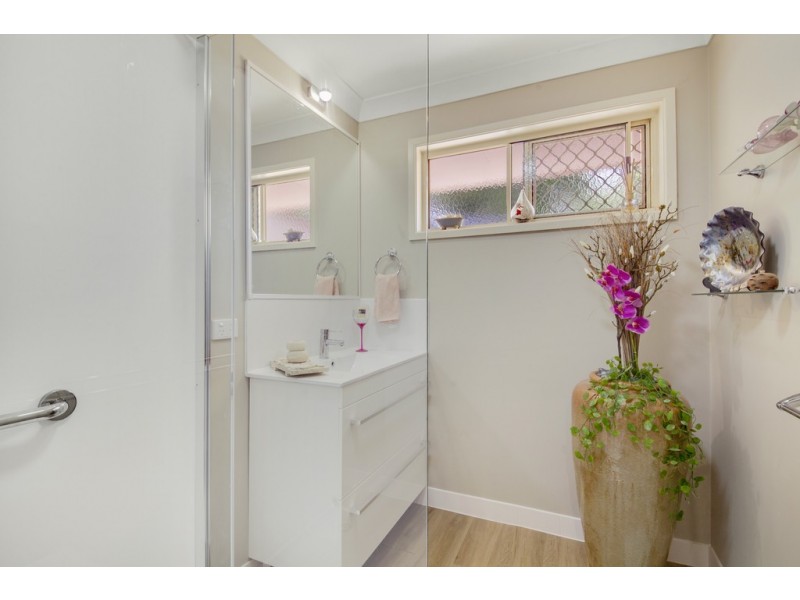 2 Tulipwood Street, Noosaville QLD 4566