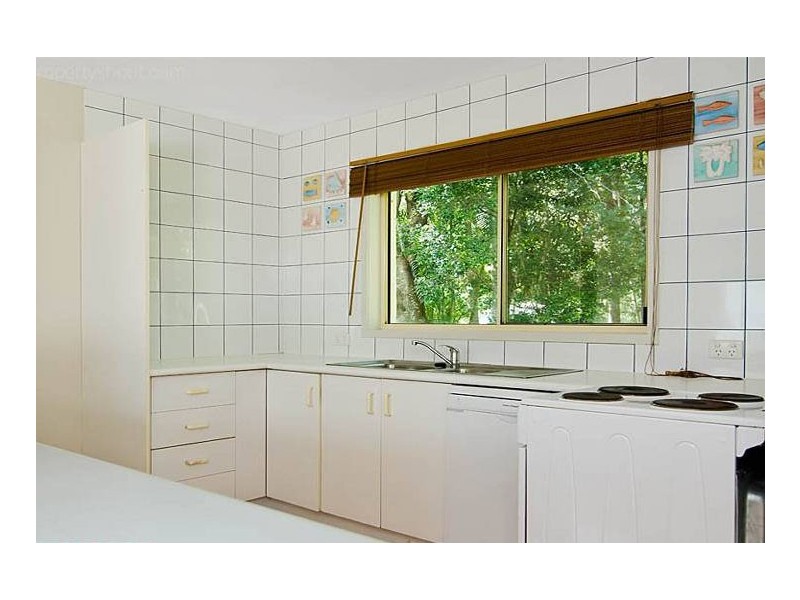 4 Lewis Street, Tewantin QLD 4565