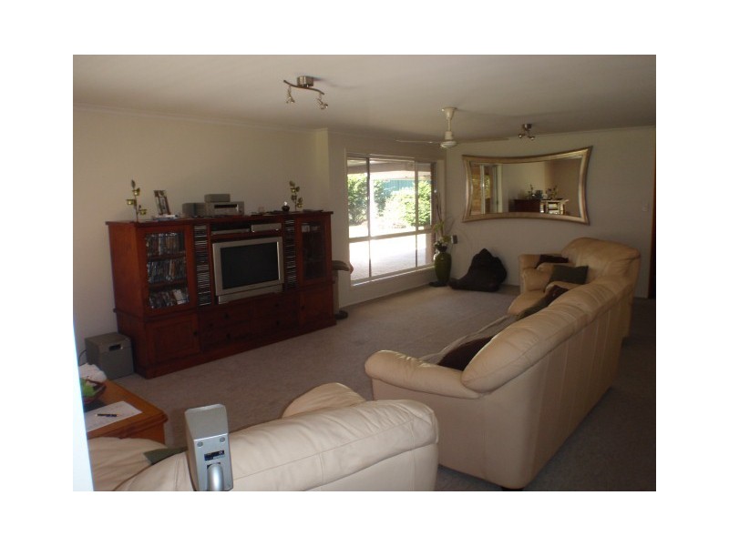 35 Noosa Cooroy Road, Tewantin QLD 4565