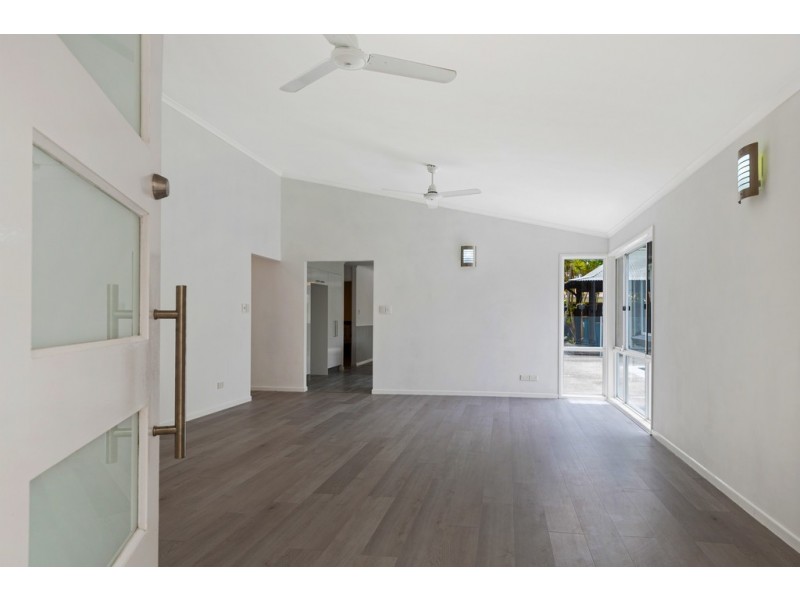 20 Dayspring Street, Sunrise Beach QLD 4567