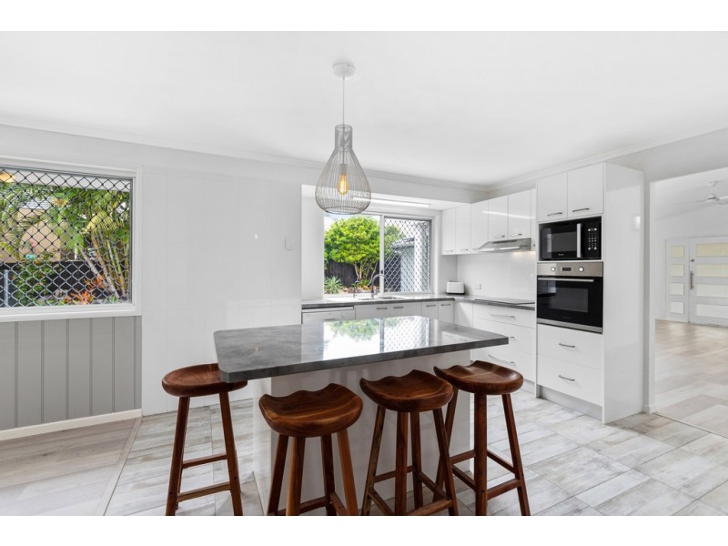 20 Dayspring Street, Sunrise Beach QLD 4567