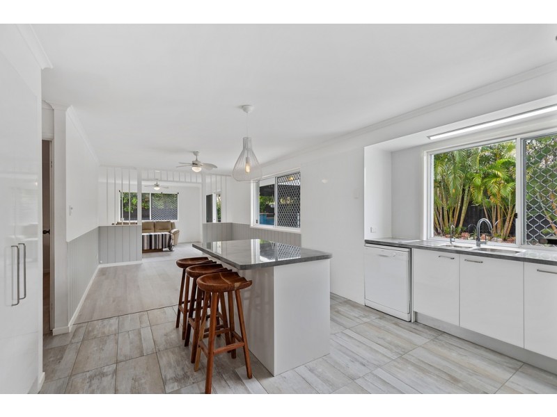 20 Dayspring Street, Sunrise Beach QLD 4567