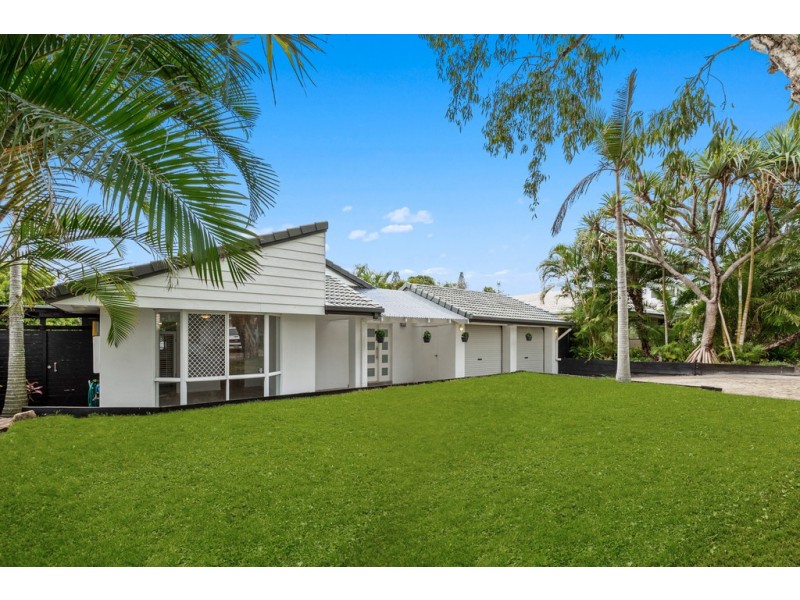 20 Dayspring Street, Sunrise Beach QLD 4567
