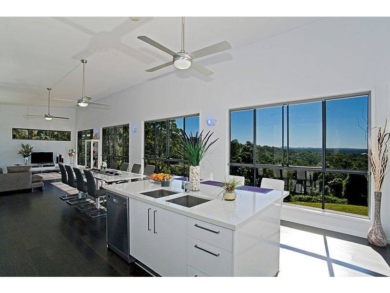 18  Clearview Drive, Tinbeerwah QLD 4563