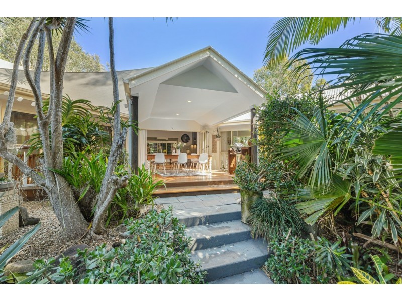2 Captains Court, Sunrise Beach QLD 4567